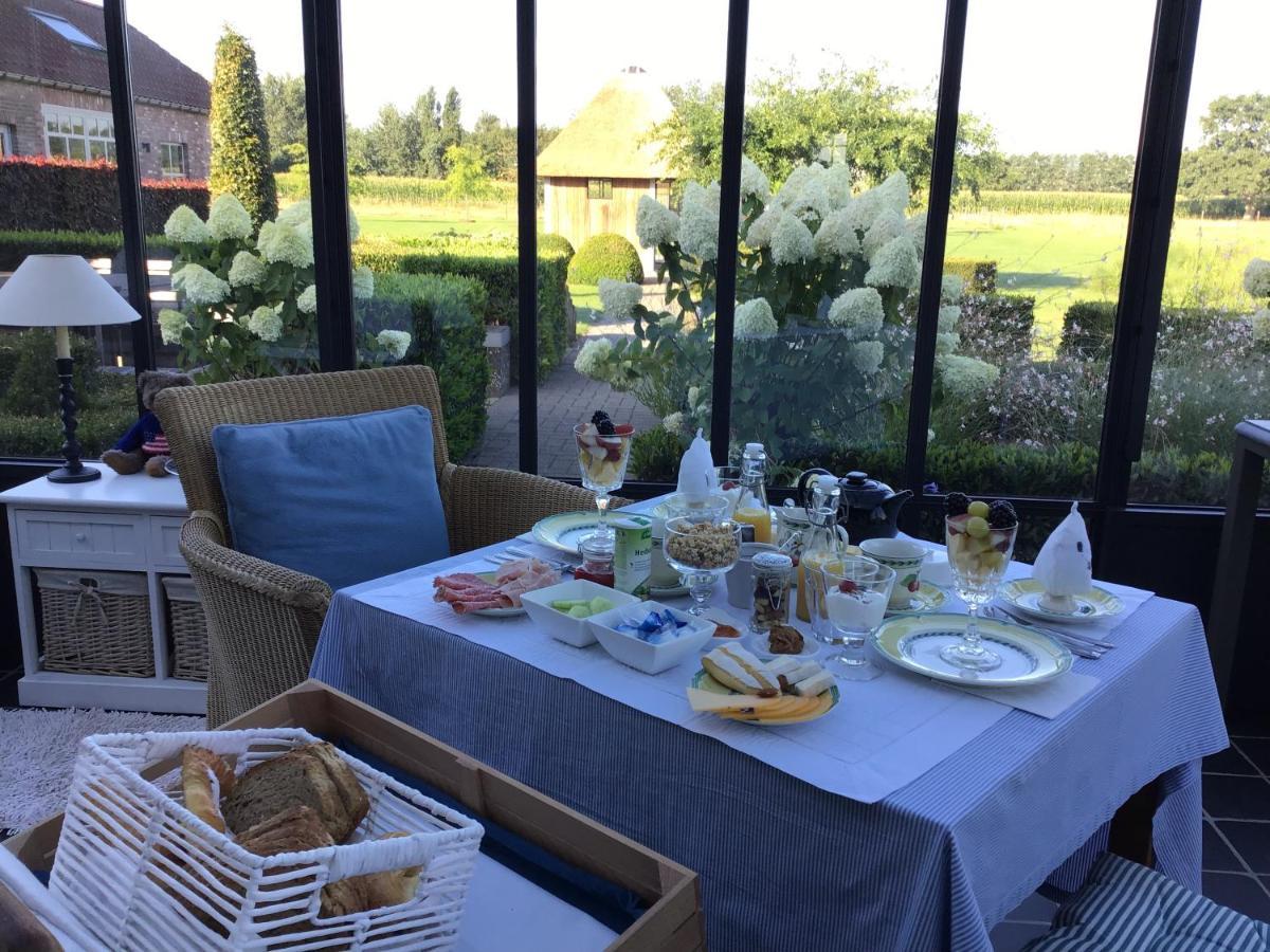 Bed and Breakfast De Moeraseik Zele Экстерьер фото